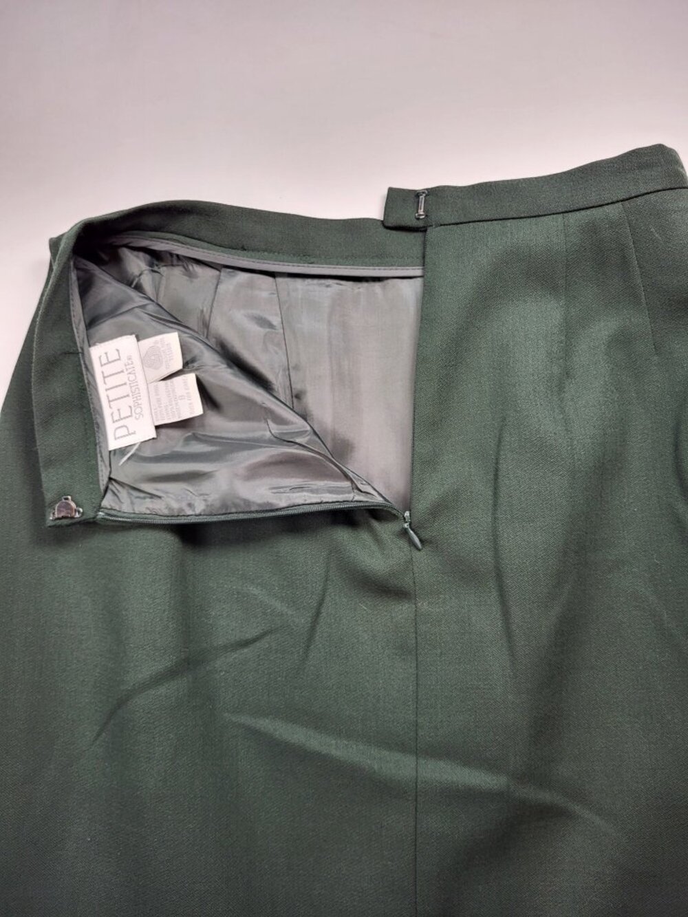 Vintage Petite Sophisticate Forest Green Wool Midi Skirt Size 8 - Picture 7 of 9